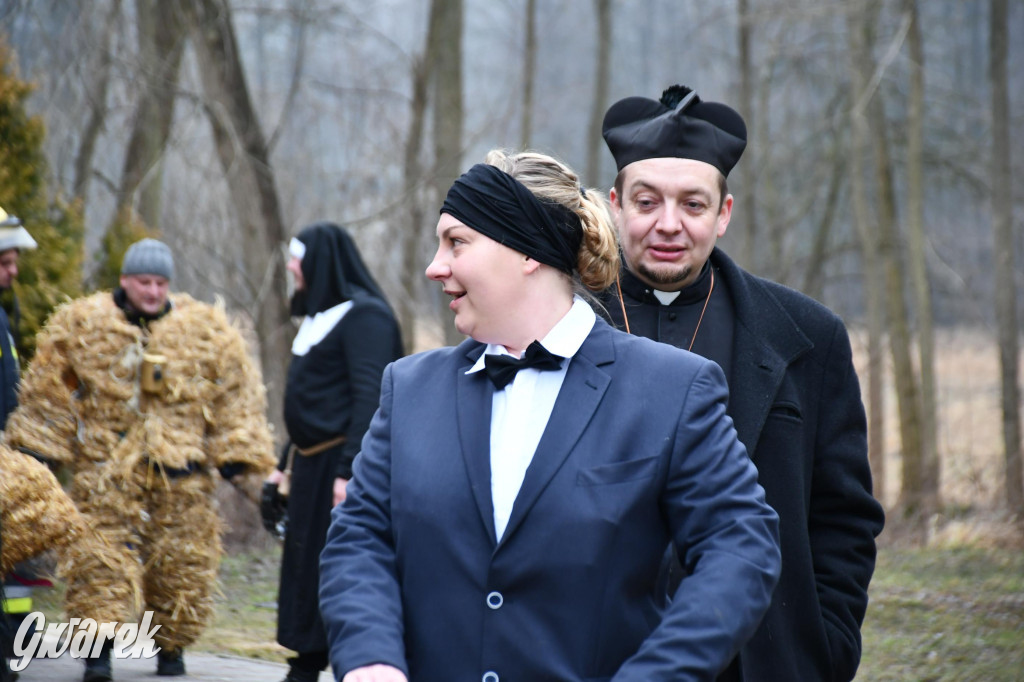 Z berem przez Miedary. Wodzenie niedźwiedzia 2026