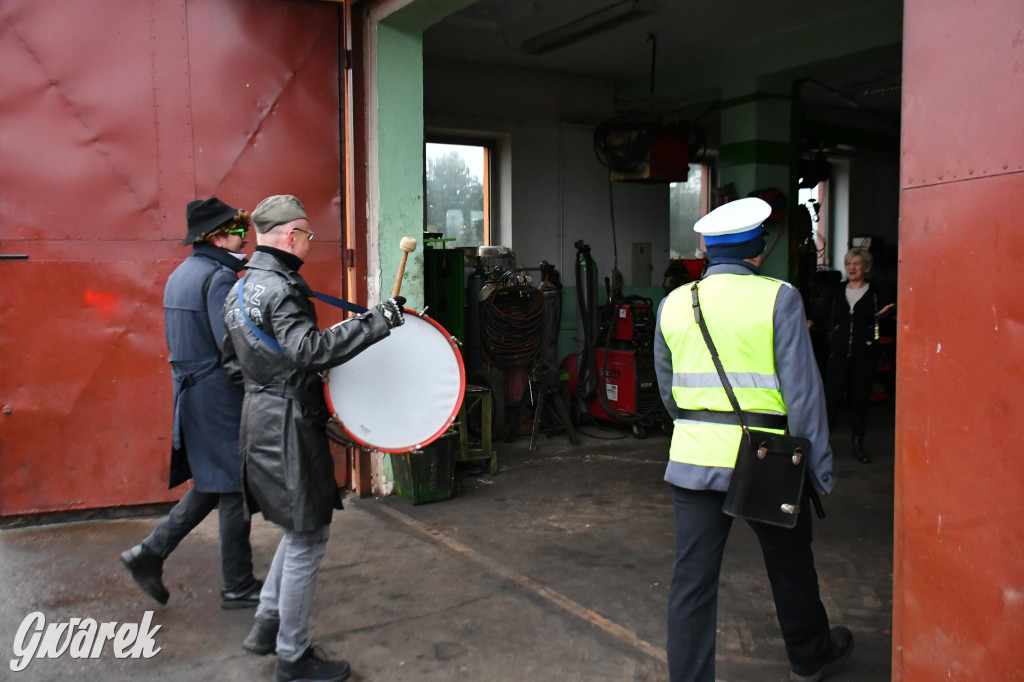 Z berem przez Miedary. Wodzenie niedźwiedzia 2026