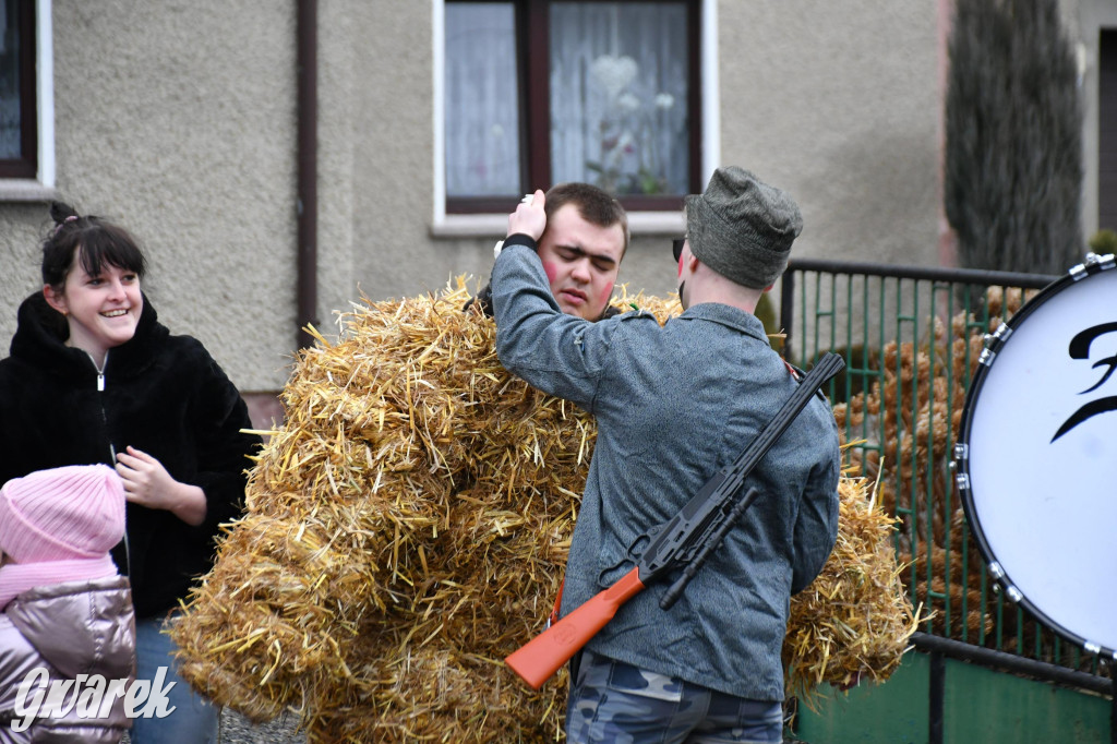 Wojska: Niedźwiedź, korowód i koniec karnawału