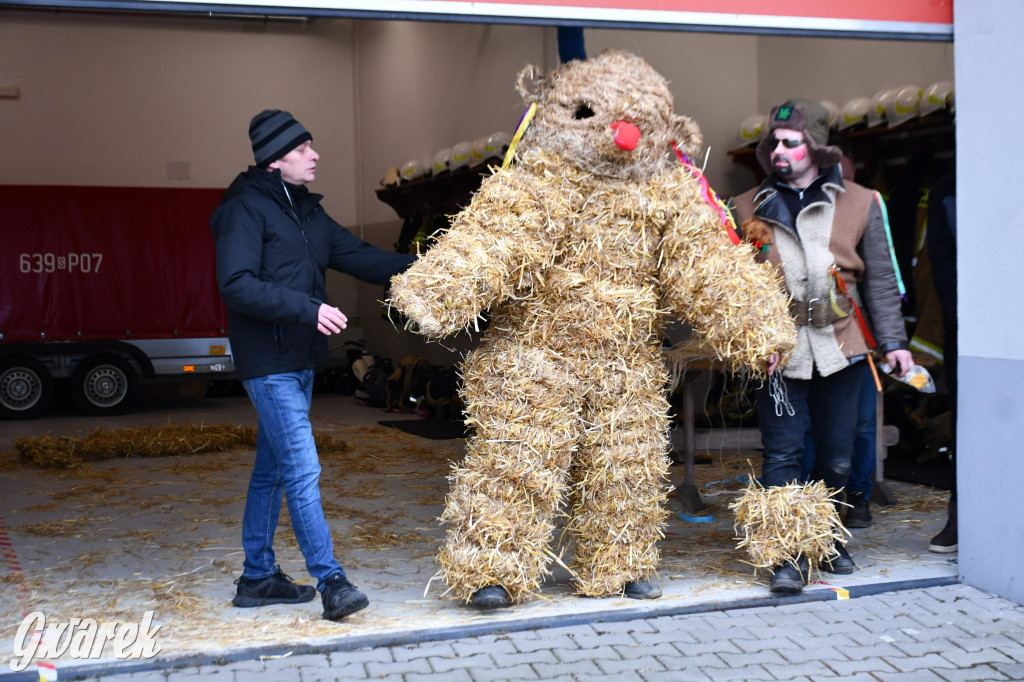 Wojska: Niedźwiedź, korowód i koniec karnawału