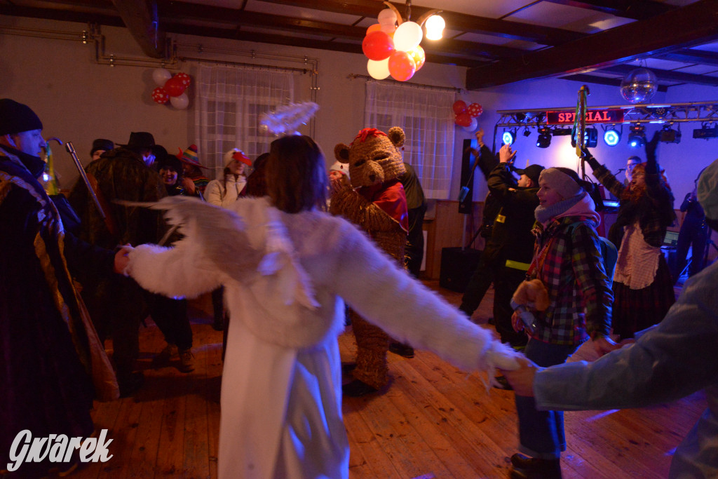 Wodzenie niedźwiedzia w Łubiu i Kopienicy