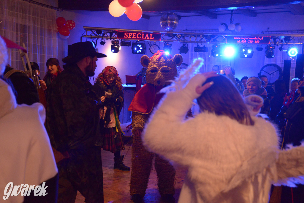 Wodzenie niedźwiedzia w Łubiu i Kopienicy