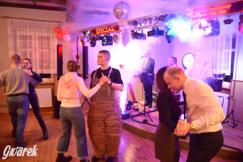 Wodzenie niedźwiedzia w Łubiu i Kopienicy