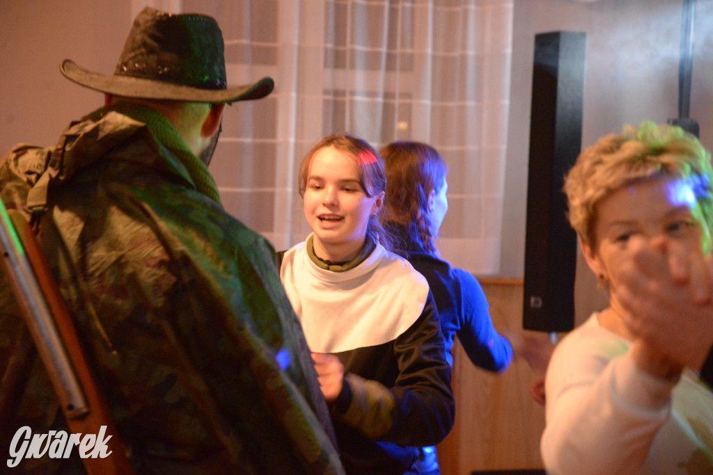 Wodzenie niedźwiedzia w Łubiu i Kopienicy