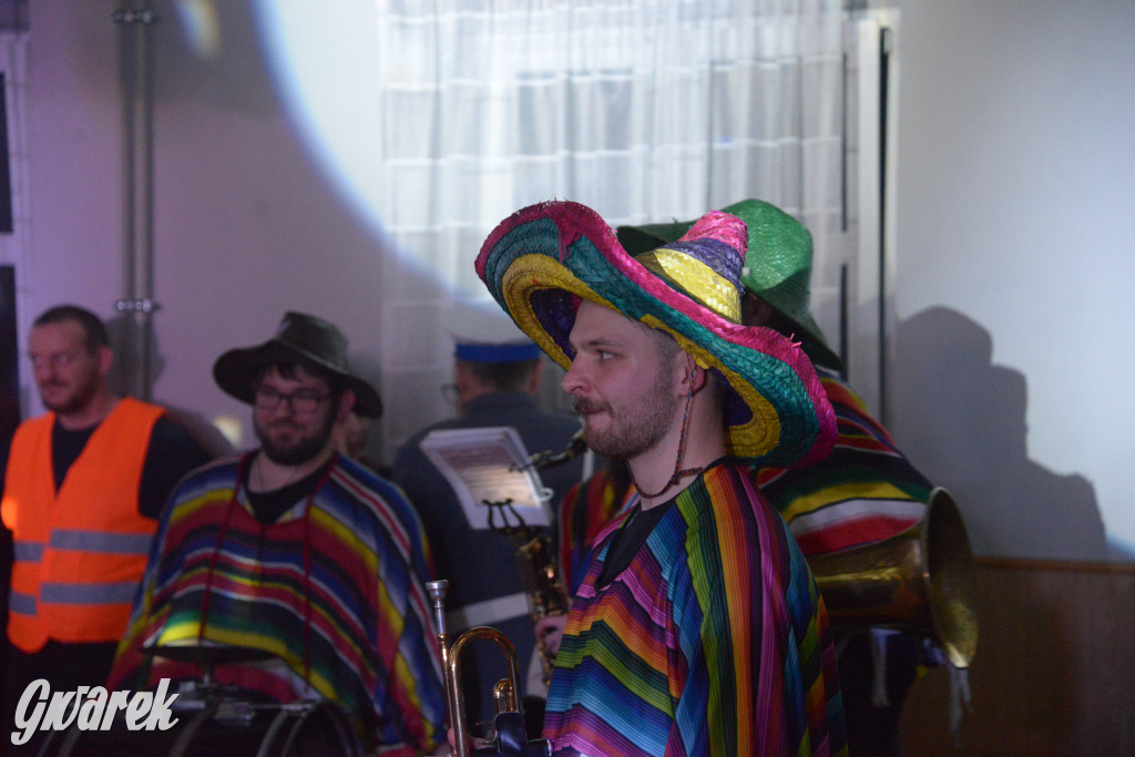 Wodzenie niedźwiedzia w Łubiu i Kopienicy