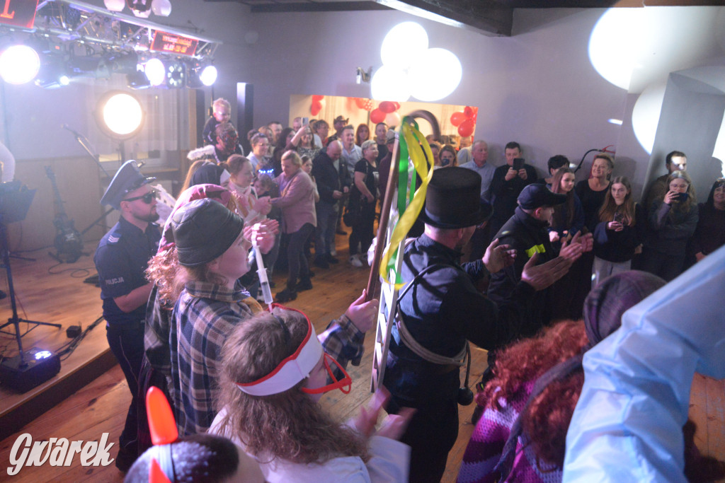 Wodzenie niedźwiedzia w Łubiu i Kopienicy