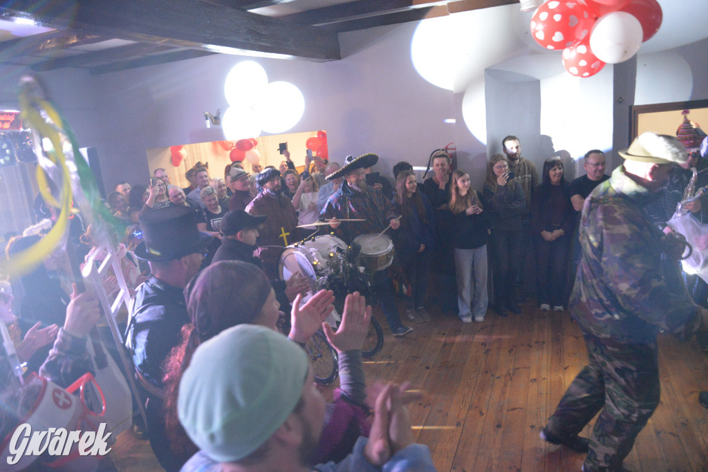 Wodzenie niedźwiedzia w Łubiu i Kopienicy