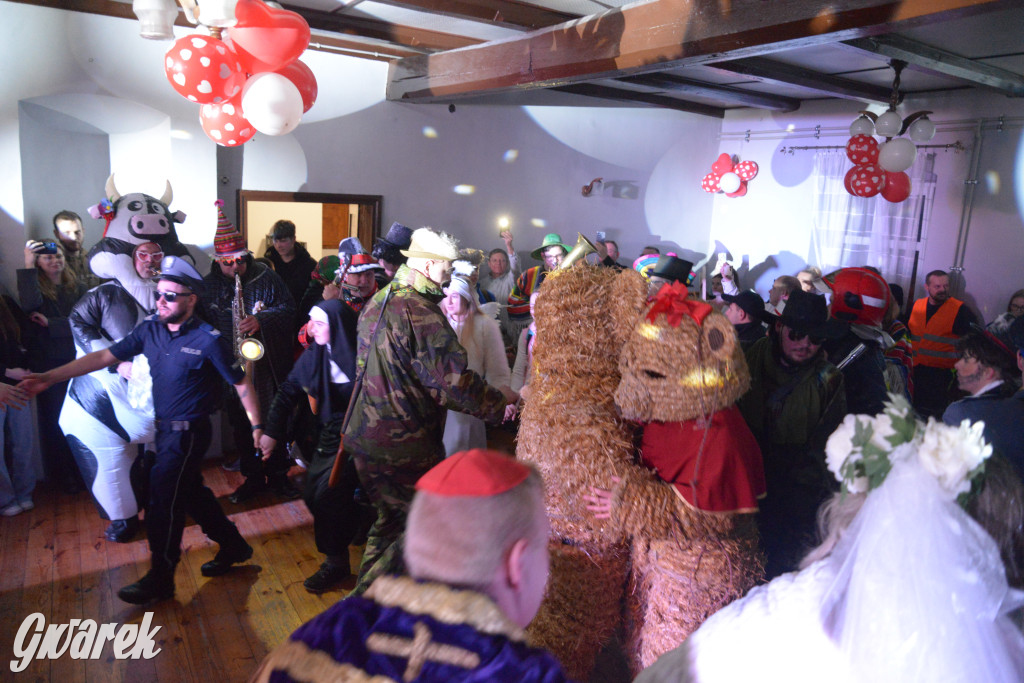 Wodzenie niedźwiedzia w Łubiu i Kopienicy