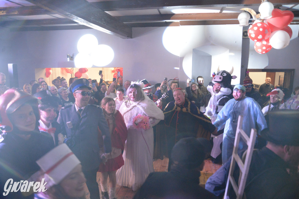 Wodzenie niedźwiedzia w Łubiu i Kopienicy