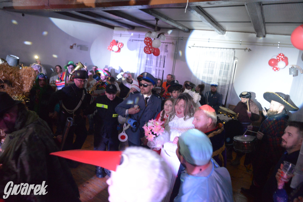 Wodzenie niedźwiedzia w Łubiu i Kopienicy