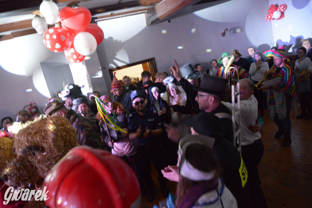 Wodzenie niedźwiedzia w Łubiu i Kopienicy