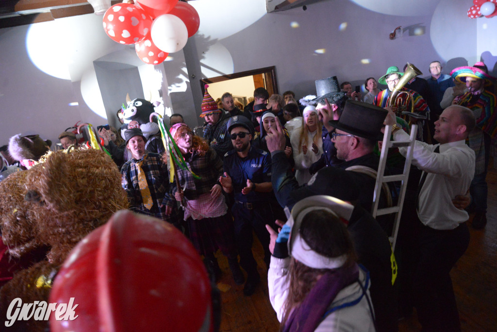 Wodzenie niedźwiedzia w Łubiu i Kopienicy