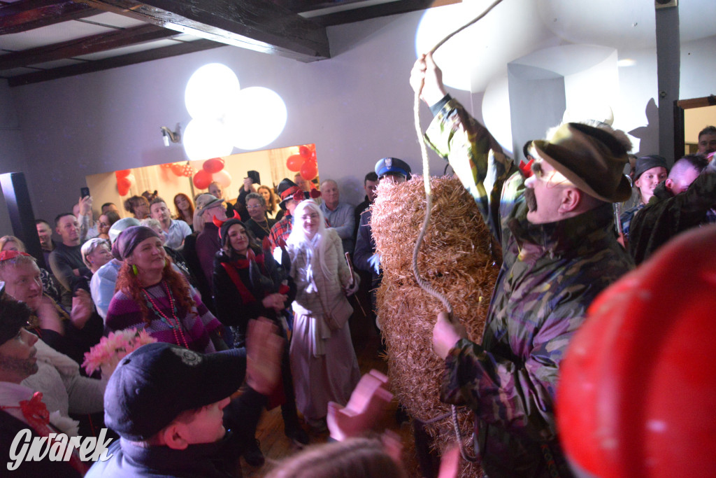 Wodzenie niedźwiedzia w Łubiu i Kopienicy