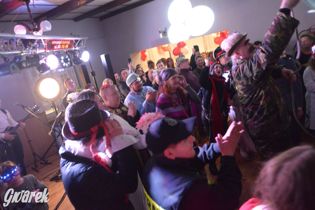 Wodzenie niedźwiedzia w Łubiu i Kopienicy