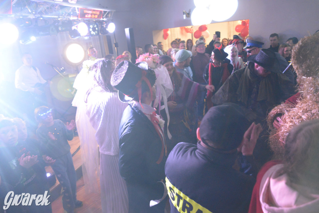 Wodzenie niedźwiedzia w Łubiu i Kopienicy