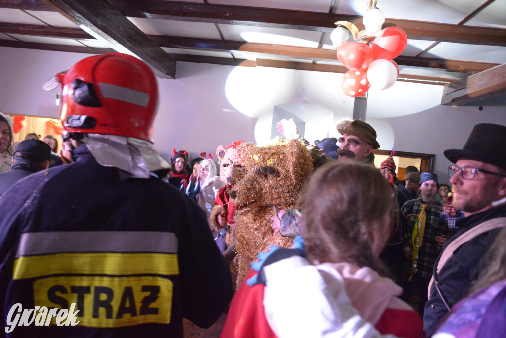 Wodzenie niedźwiedzia w Łubiu i Kopienicy