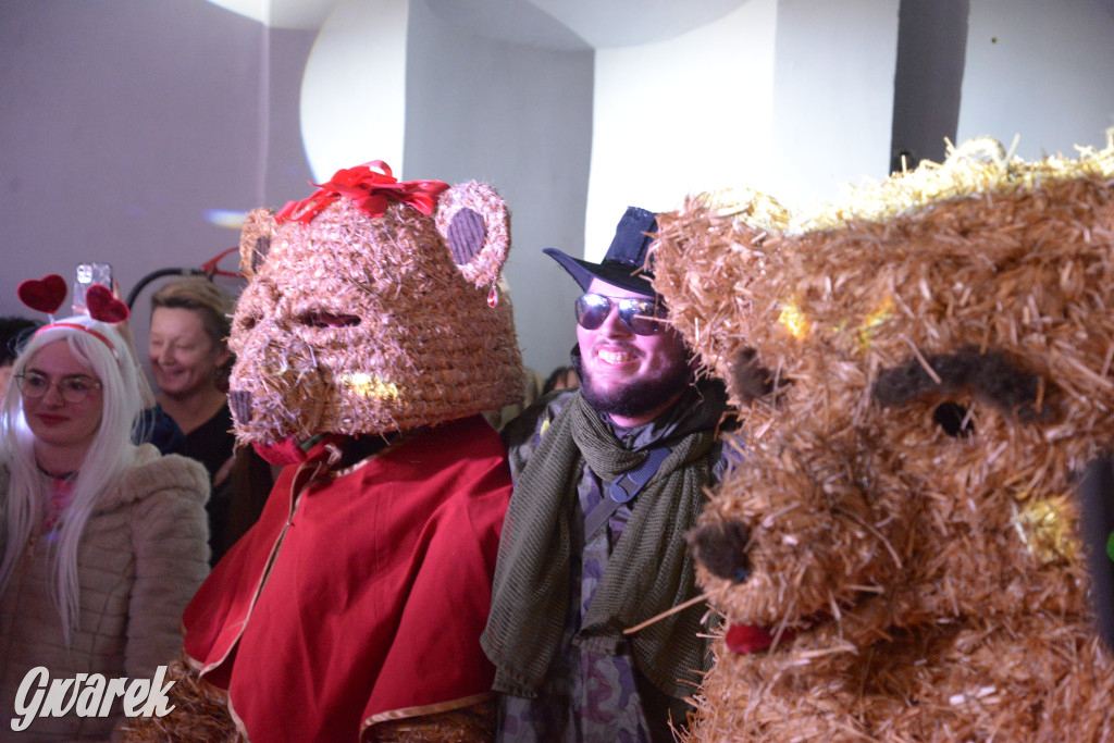 Wodzenie niedźwiedzia w Łubiu i Kopienicy