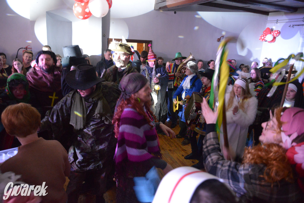 Wodzenie niedźwiedzia w Łubiu i Kopienicy