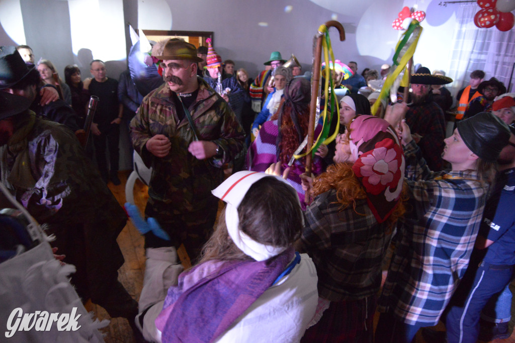 Wodzenie niedźwiedzia w Łubiu i Kopienicy