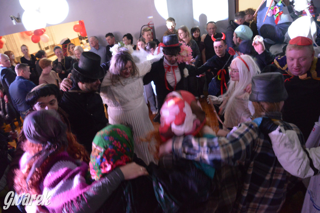 Wodzenie niedźwiedzia w Łubiu i Kopienicy