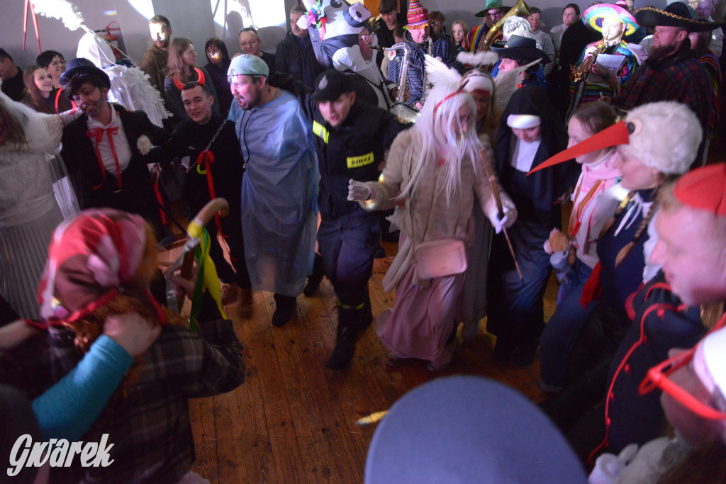 Wodzenie niedźwiedzia w Łubiu i Kopienicy