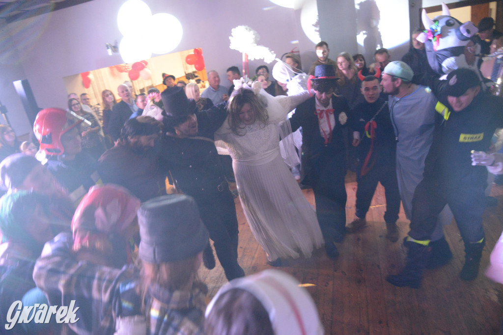 Wodzenie niedźwiedzia w Łubiu i Kopienicy