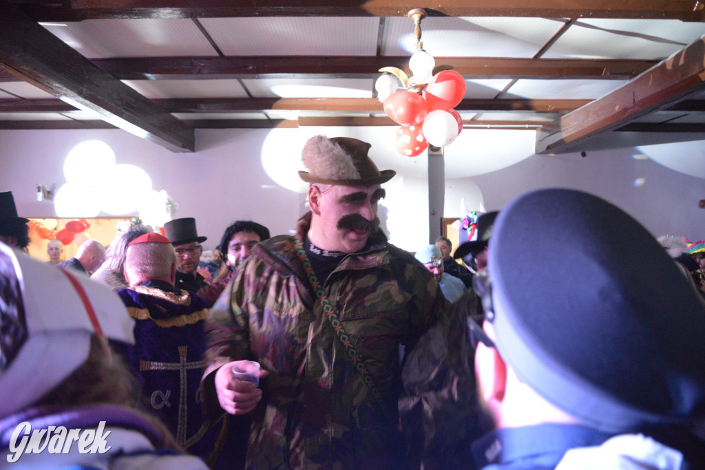 Wodzenie niedźwiedzia w Łubiu i Kopienicy