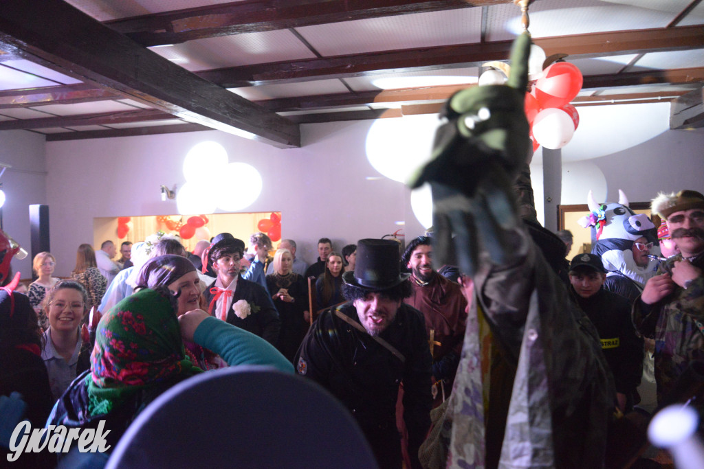 Wodzenie niedźwiedzia w Łubiu i Kopienicy