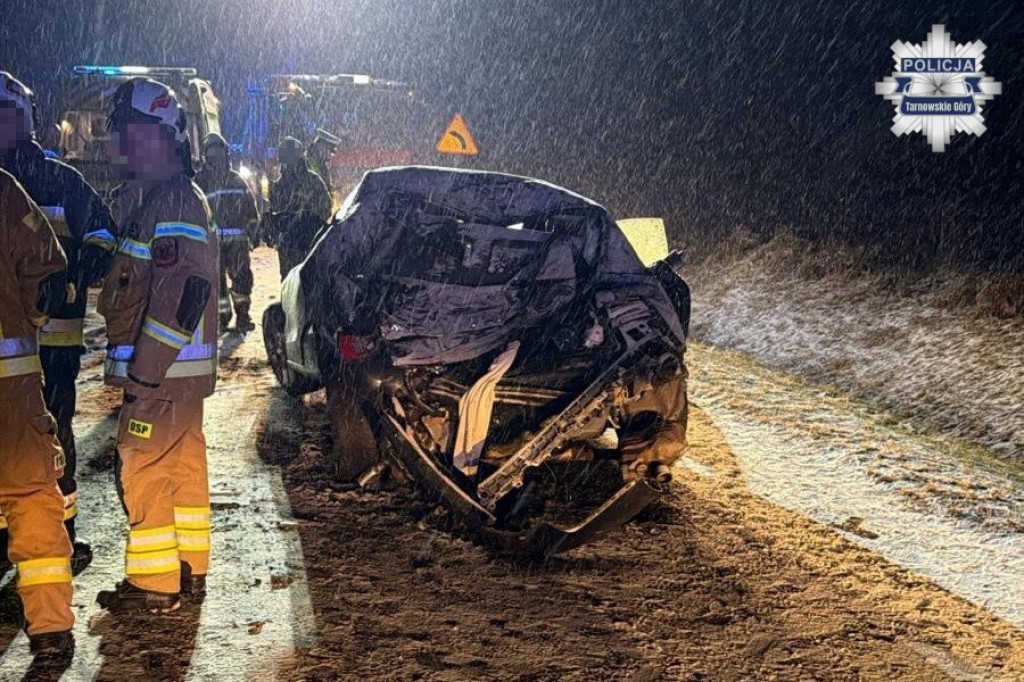 Kalety. 18-latek wpadł w poślizg i rozbił Audi