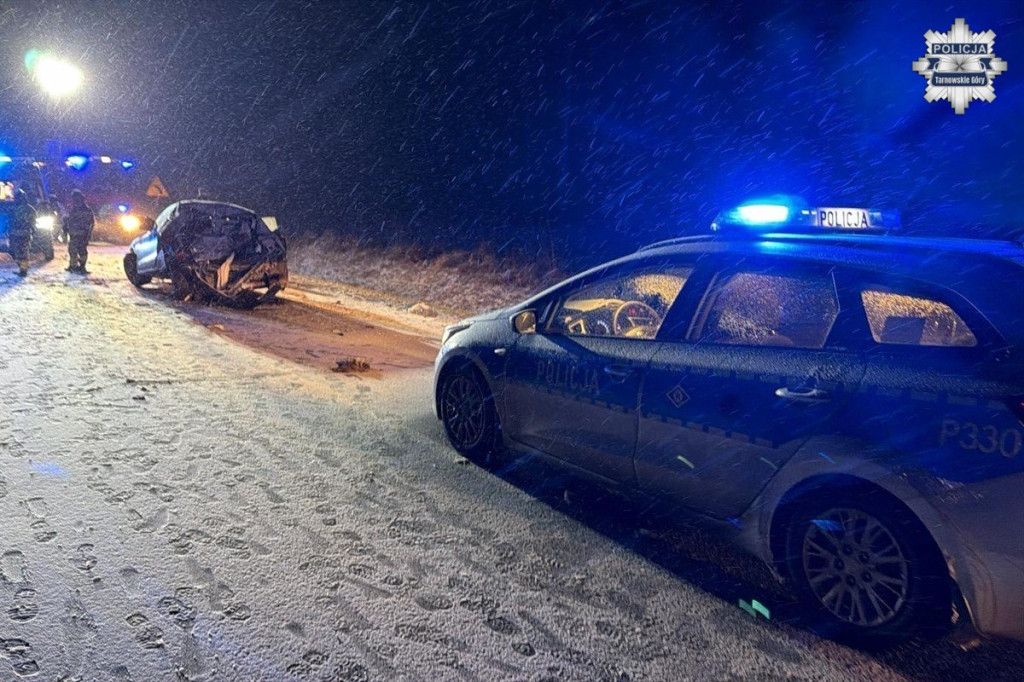 Kalety. 18-latek wpadł w poślizg i rozbił Audi