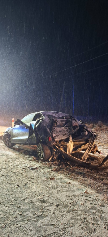 Kalety. 18-latek wpadł w poślizg i rozbił Audi