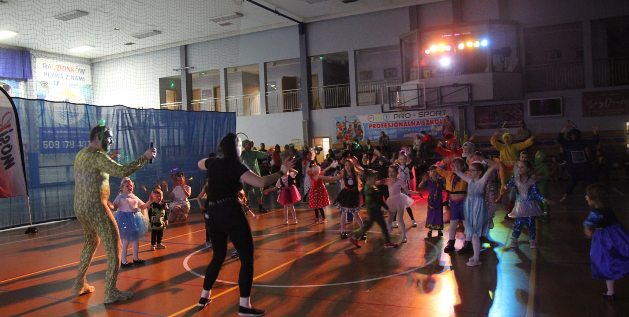 Kosmiczny Bal Przebierańców