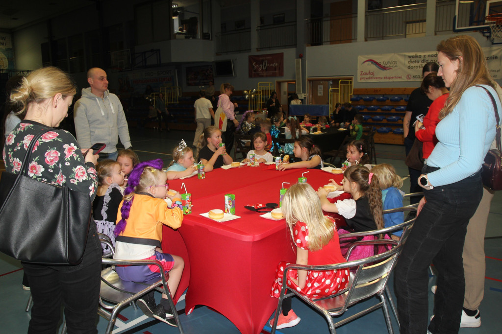 Kosmiczny Bal Przebierańców