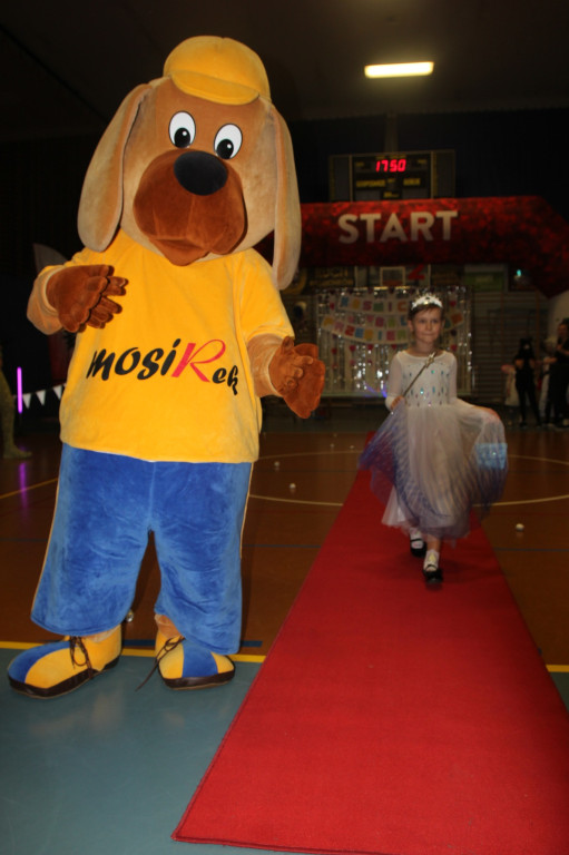 Kosmiczny Bal Przebierańców