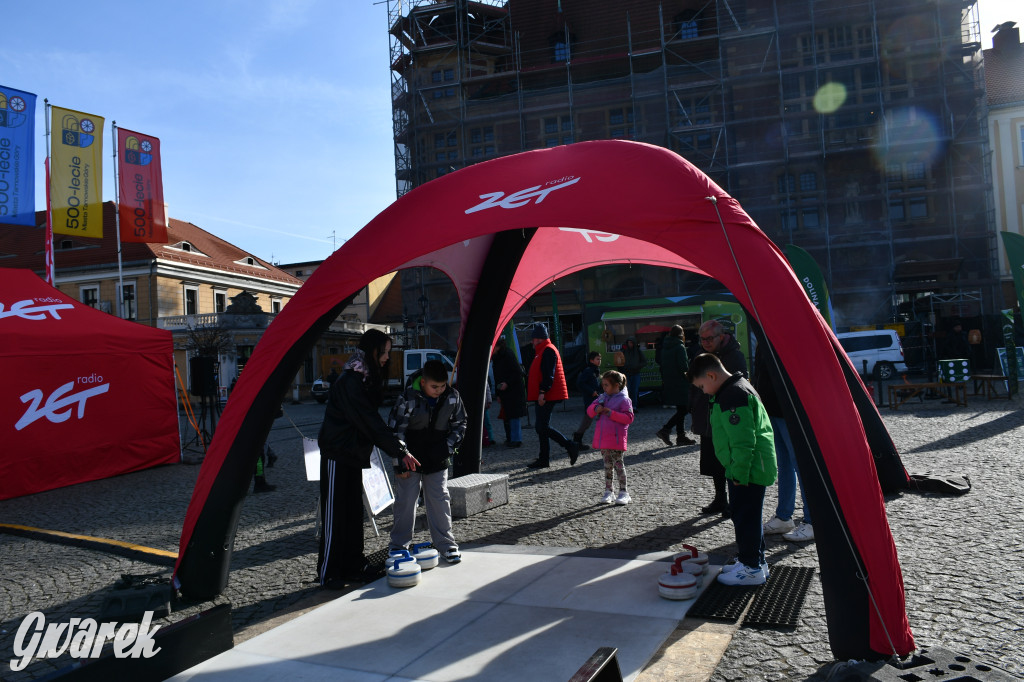 Tarnowskie Góry. Czekolada za uśmiech i zimowe sporty