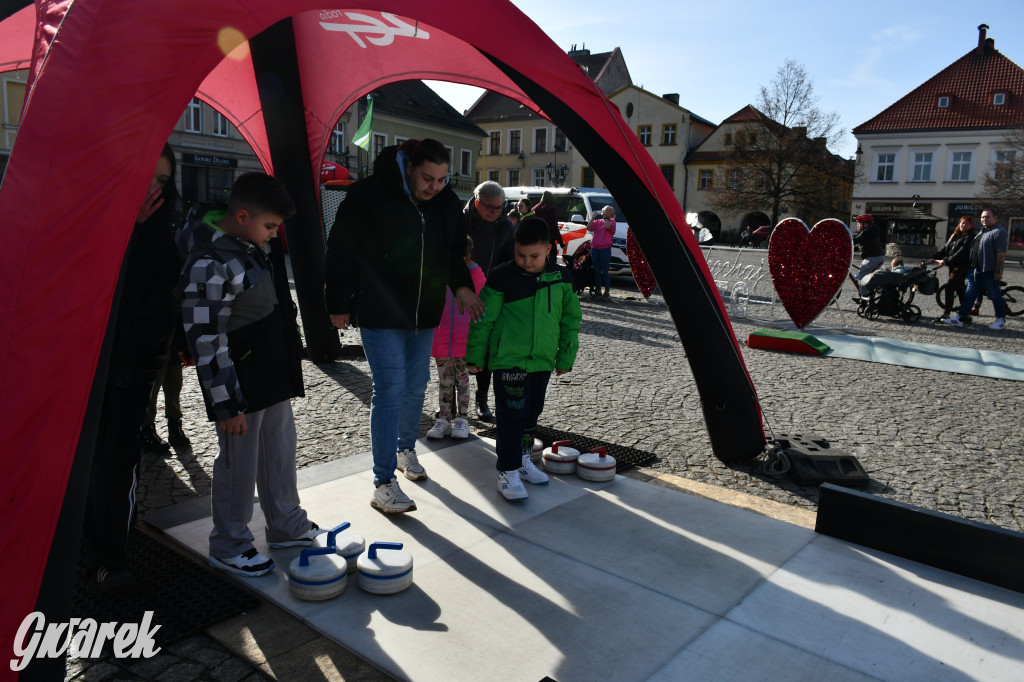Tarnowskie Góry. Czekolada za uśmiech i zimowe sporty