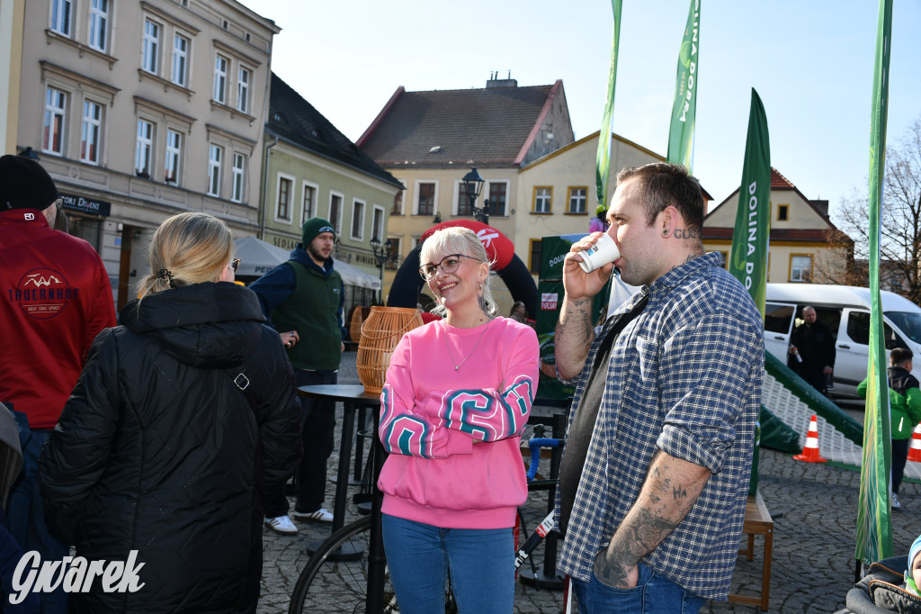 Tarnowskie Góry. Czekolada za uśmiech i zimowe sporty