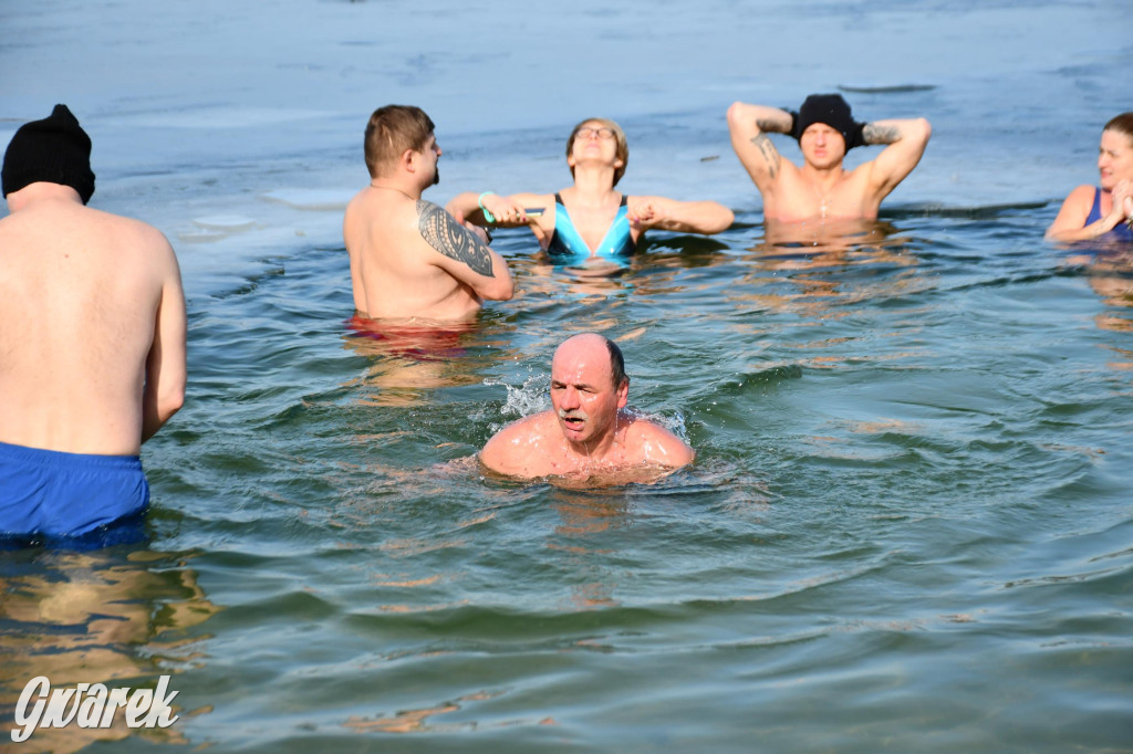 Marcowe morsowanie nad Chechłem