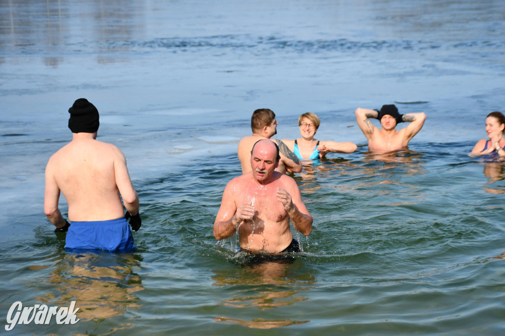 Marcowe morsowanie nad Chechłem