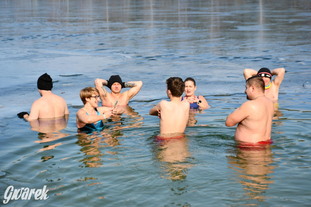 Marcowe morsowanie nad Chechłem