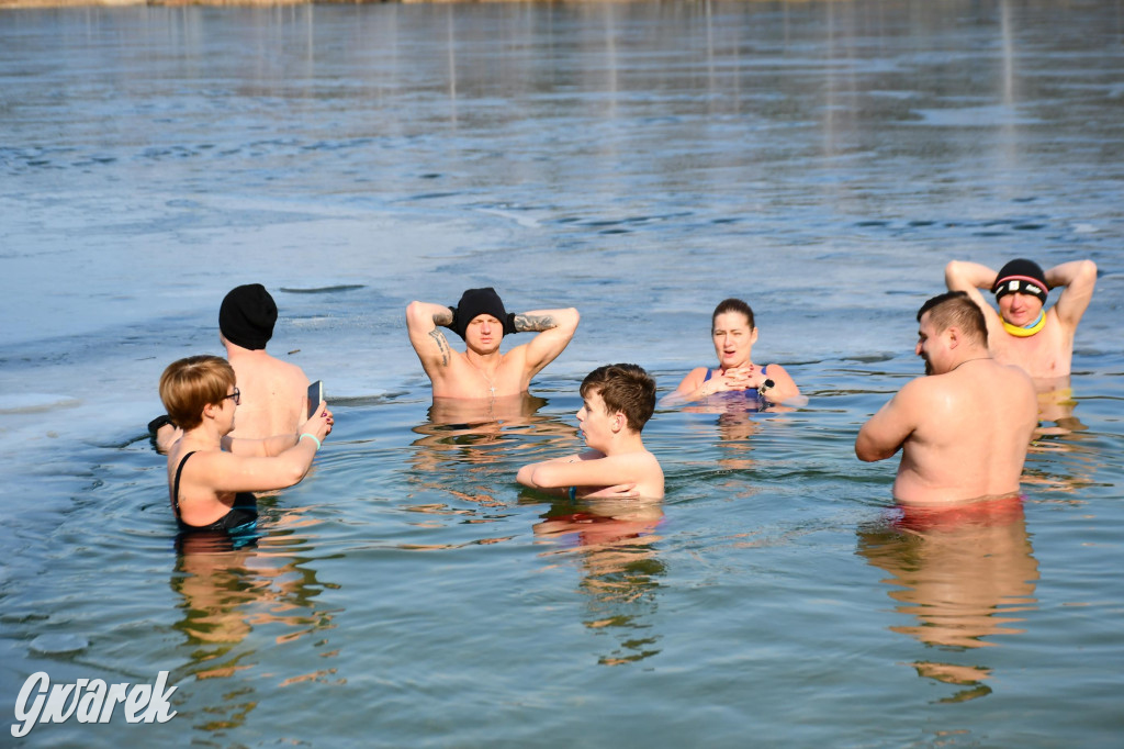 Marcowe morsowanie nad Chechłem