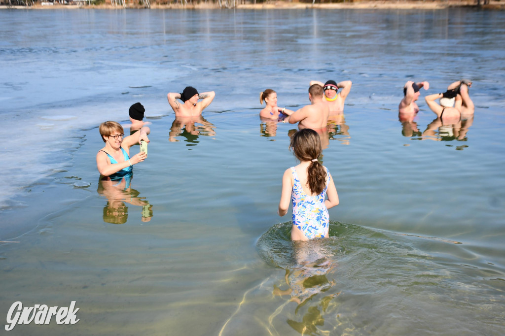 Marcowe morsowanie nad Chechłem