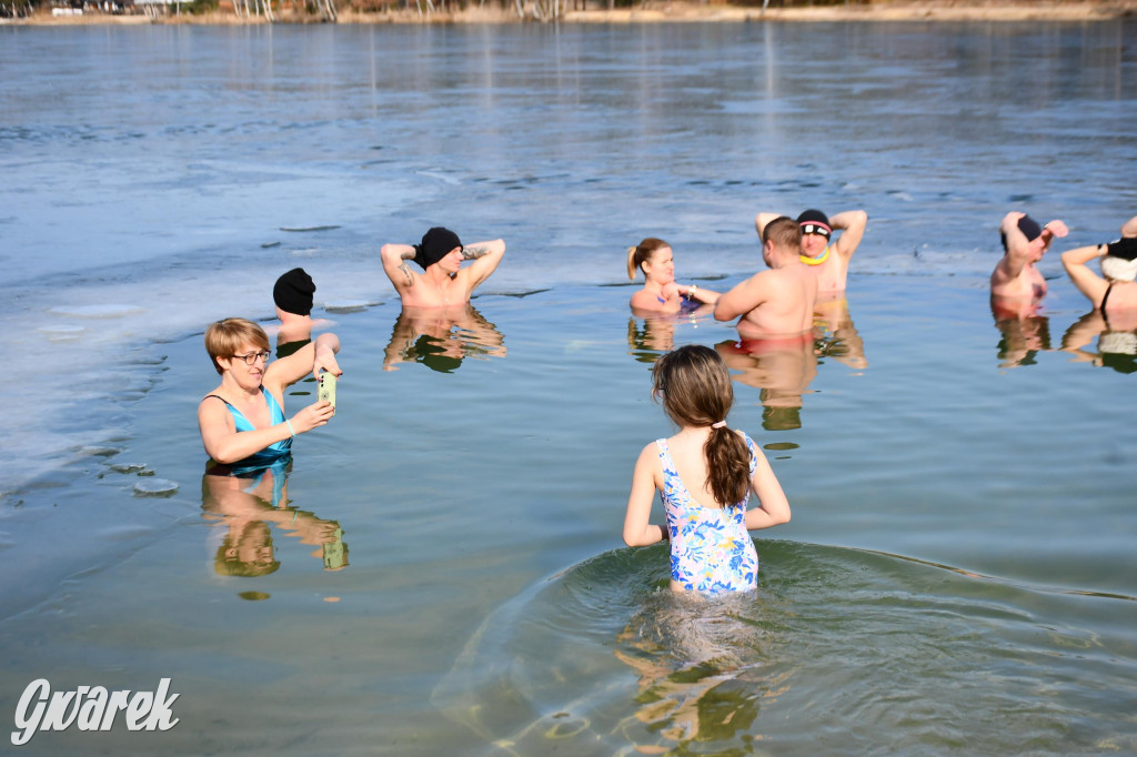 Marcowe morsowanie nad Chechłem