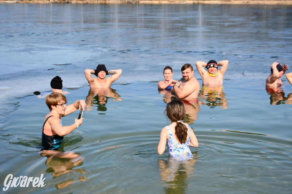 Marcowe morsowanie nad Chechłem