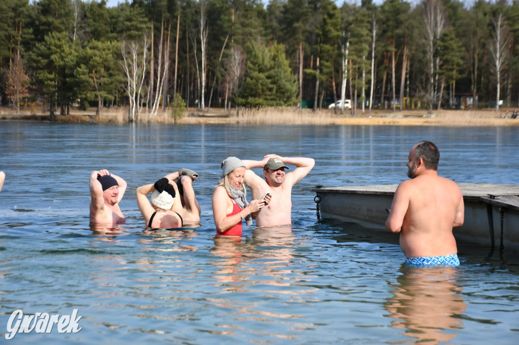 Marcowe morsowanie nad Chechłem