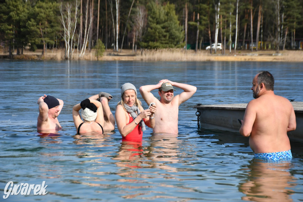 Marcowe morsowanie nad Chechłem