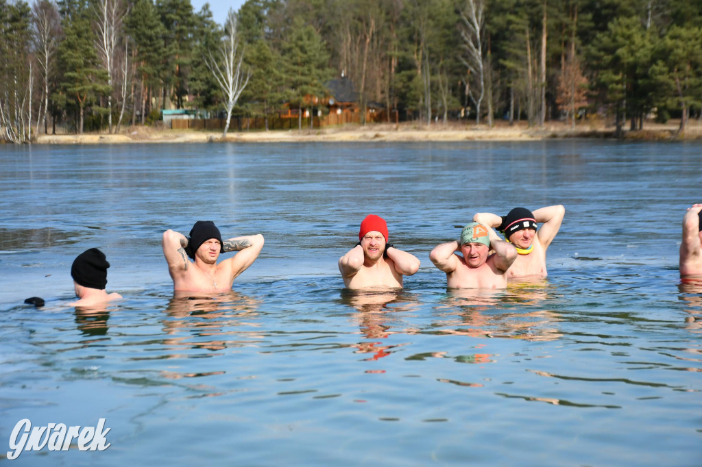 Marcowe morsowanie nad Chechłem