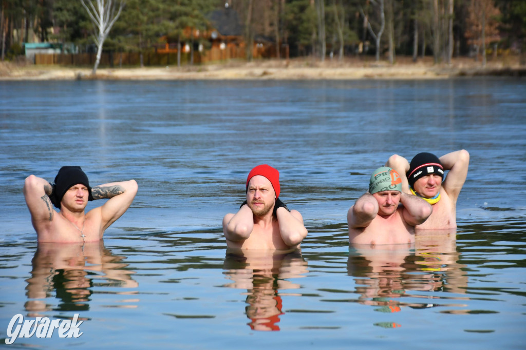 Marcowe morsowanie nad Chechłem