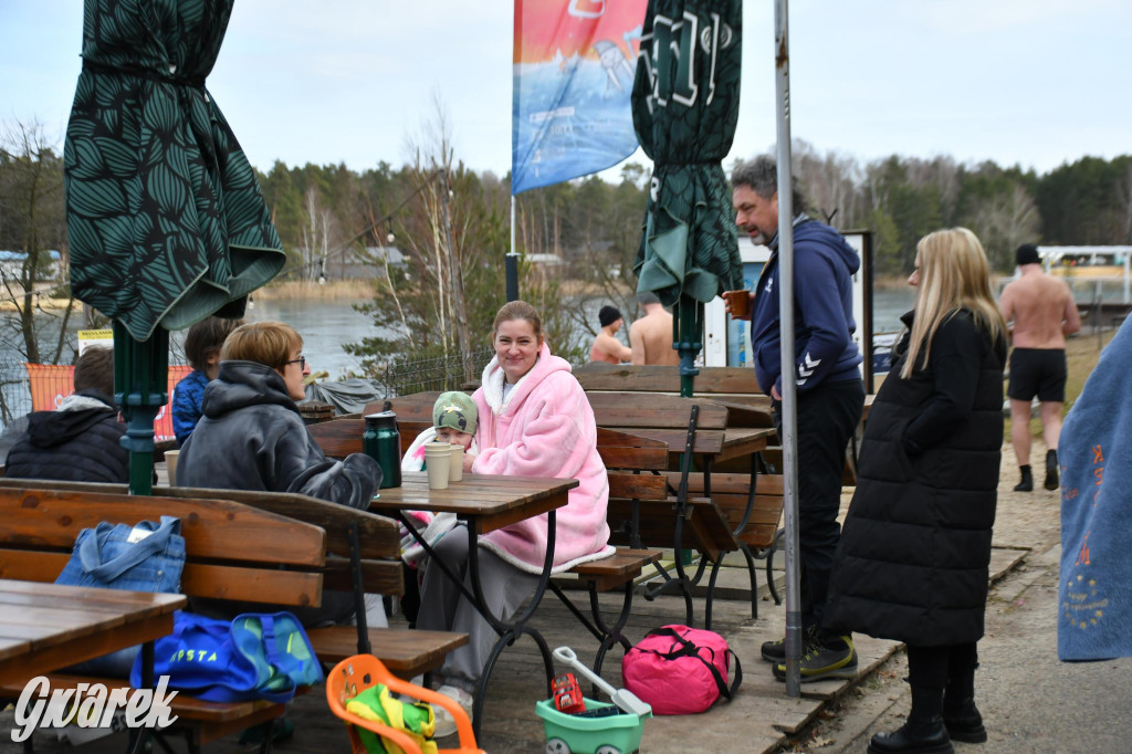 Marcowe morsowanie nad Chechłem