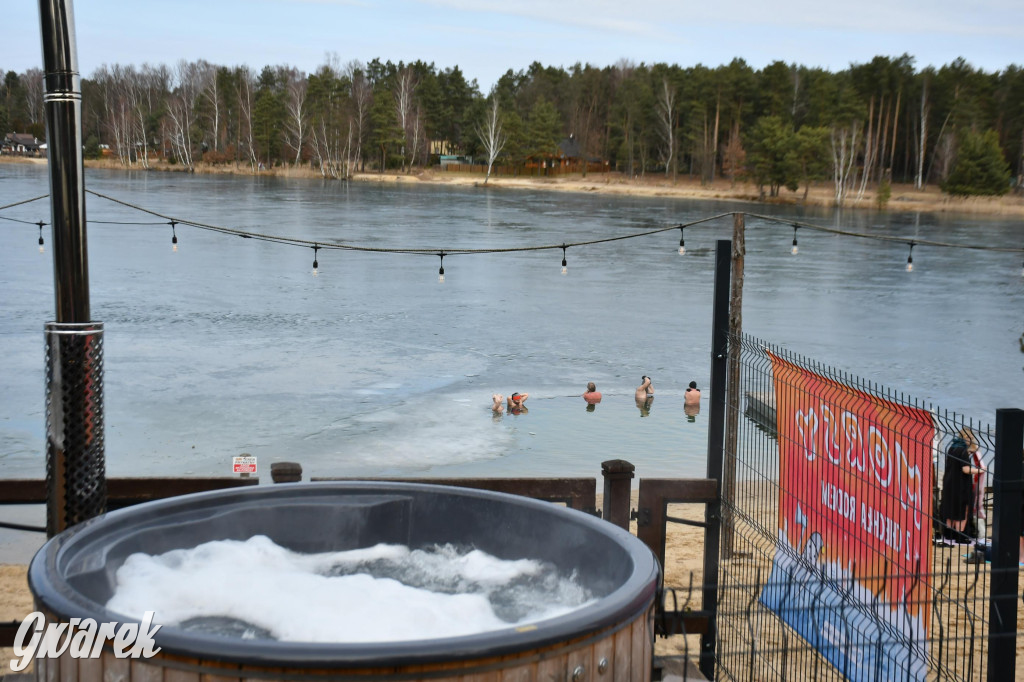 Marcowe morsowanie nad Chechłem